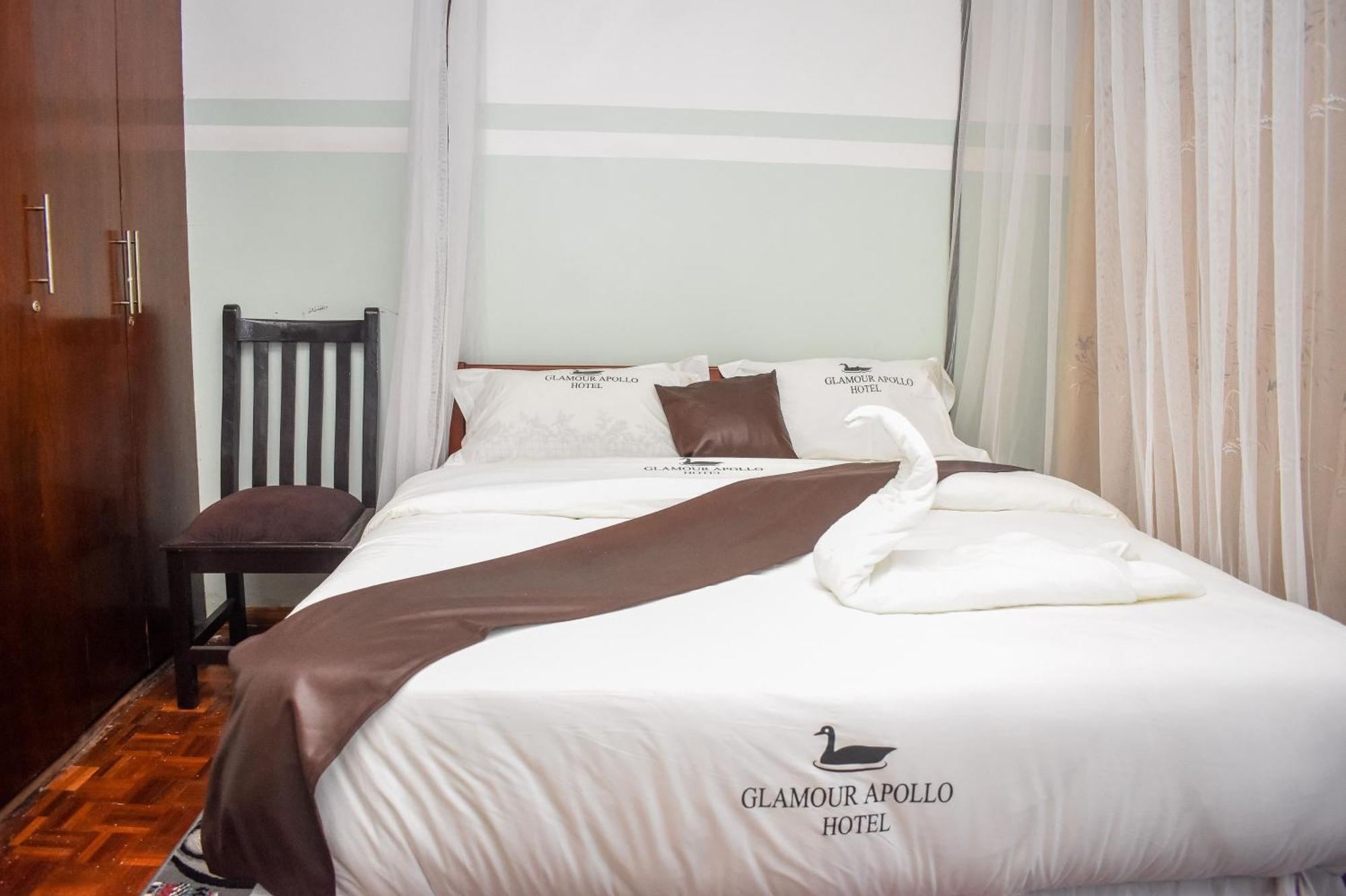 Glamour Apollo Hotel Webuye Esterno foto